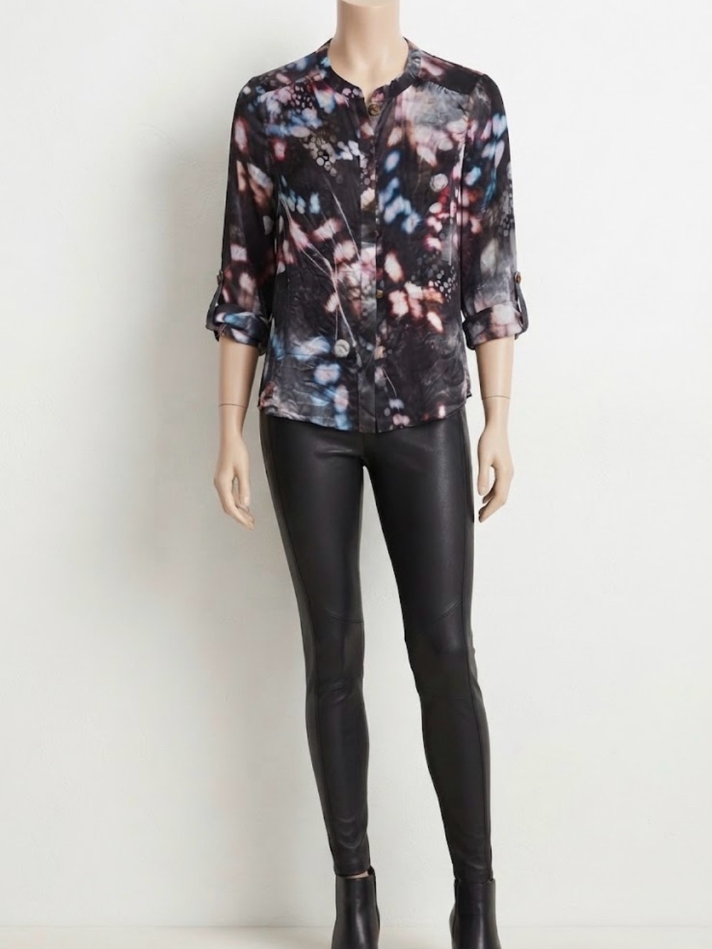 leifsdottir silk Black Abstract Multi-Color Button-Front Blouse